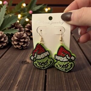 🦄 Puffy Rhinestone Grinch Earrings!